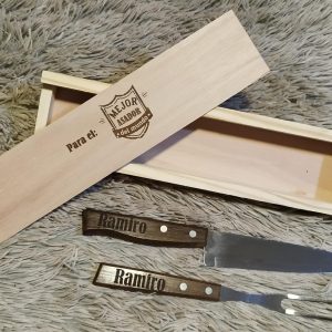 Cuchilla y Pincho Perzonalizados en caja